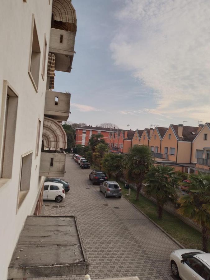 Mira Holiday Exterior foto